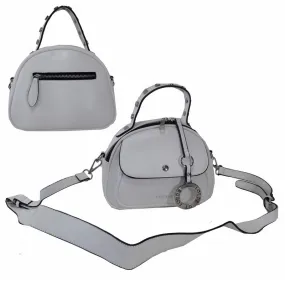 Bolso de mano blanco con adornos metálicos